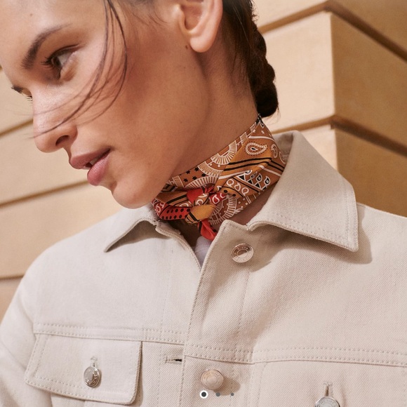 Hermes Rare Collector Scarf Silk Twilly
Entre Ciel Et Mer Bandana Pattern Orange - Picture 11 of 13